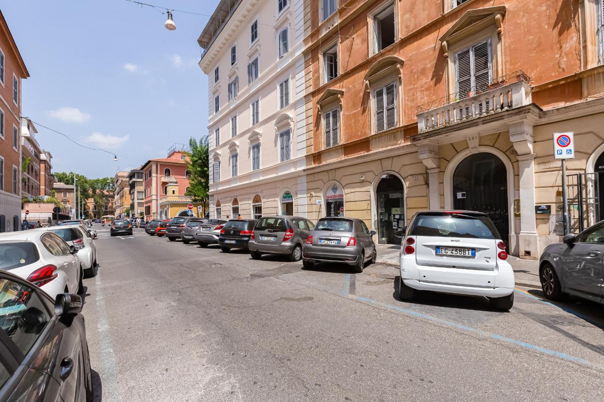 Bmga L Central Holiday House 2Bdr Near Vatican Rome Bagian luar foto